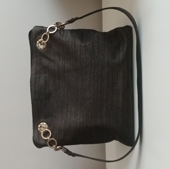 👜🖤⭐Black and Gold Vegan Leather Shoulder Bag - Picture 2 of 10